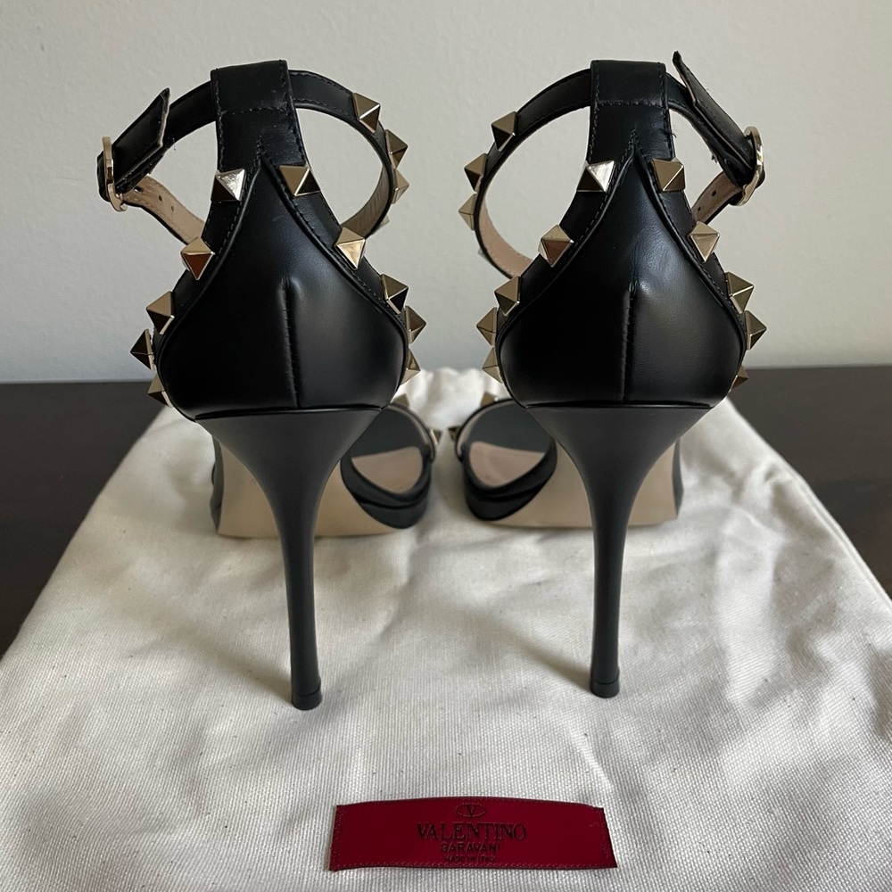 🚨 HOST PICK 🆕 Authentic Valentino Garavani Rockstud High Heel Sandals - Picture 4 of 14